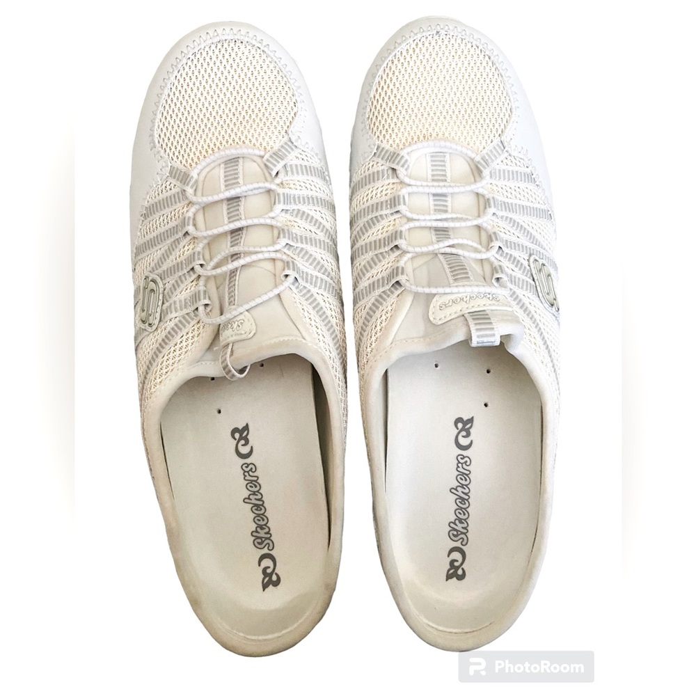 SKECHERS Slip Ons